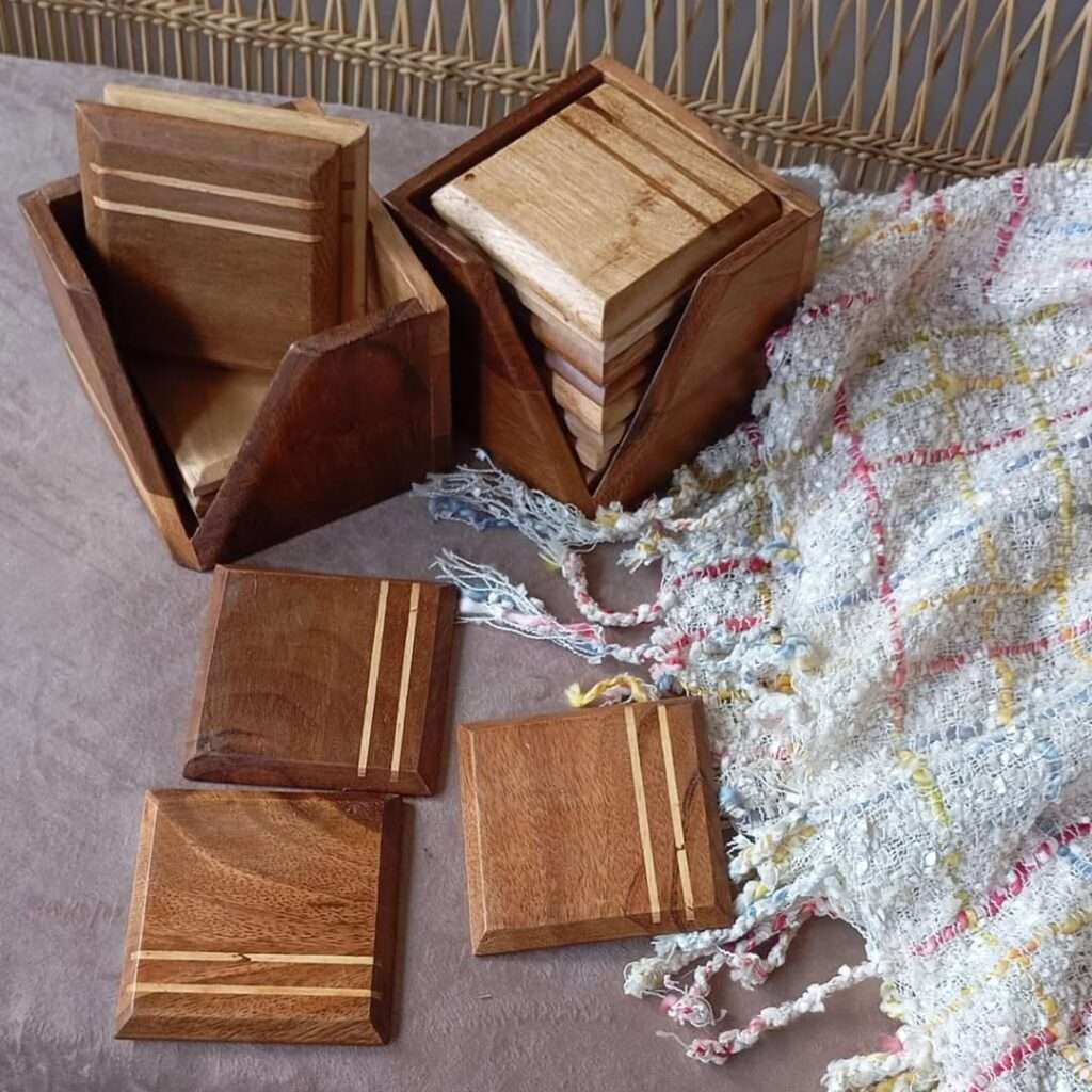 8pcs of coasters plus a holder Artisan-crafted decorative accessory designed for functional and aesthetic appeal